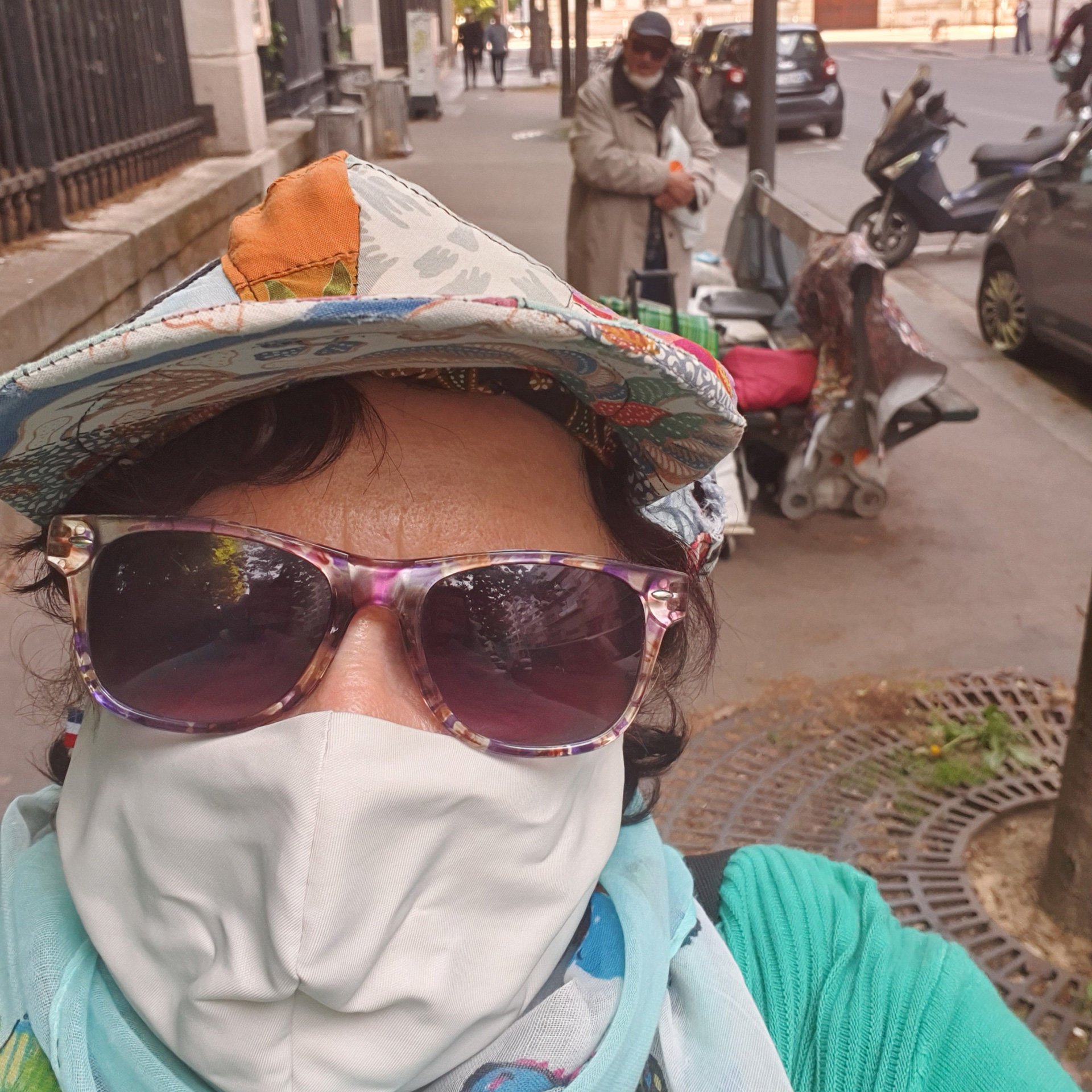 MaskedAndHomeless_LuxGdns